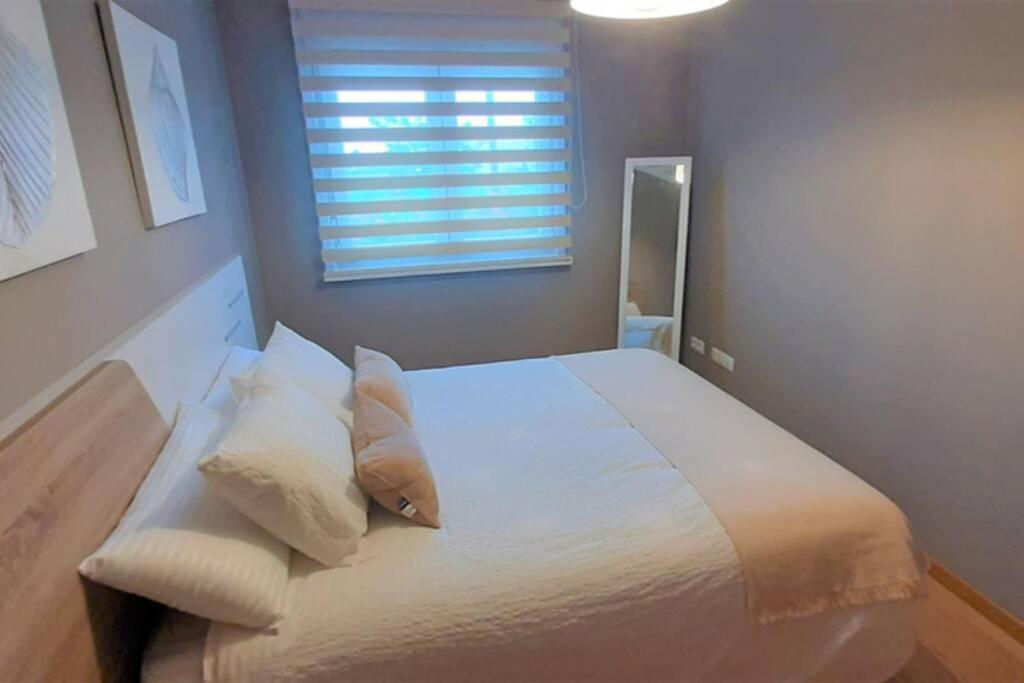 Ferienwohnung Apartamento Playa Foz Con Piscina Y Parking 010 Exterior foto